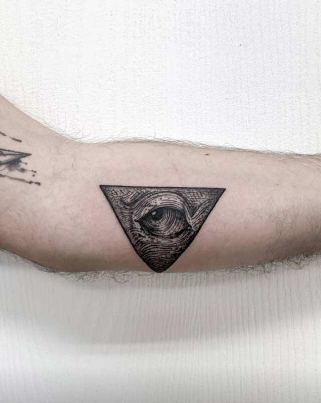 Black Work Tattoo - Warp Tattoo Shop Chiang Mai